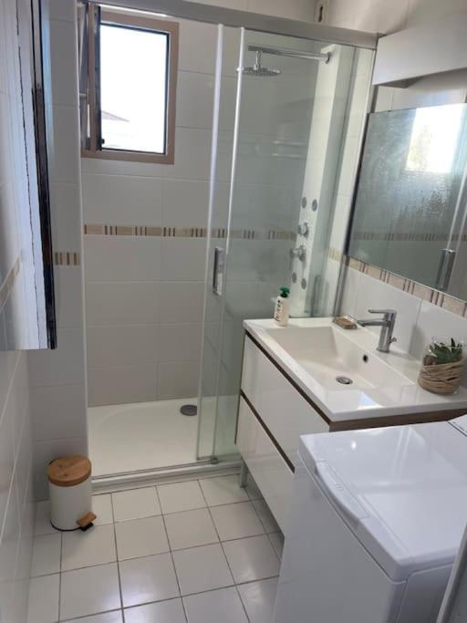Apartment Domaine D'azur - Renovated 1br With Terrace Pool & Garage Le Lavandou