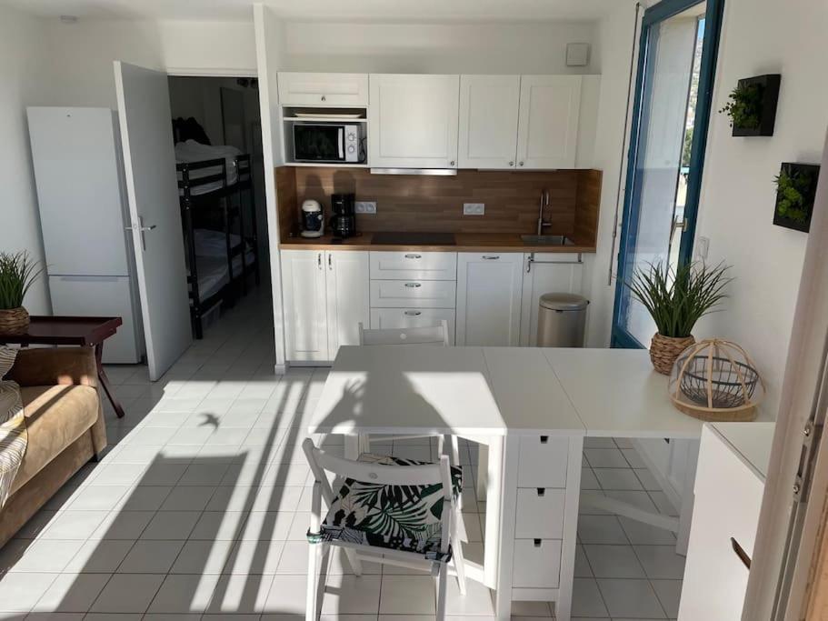 Domaine D'azur - Renovated 1br With Terrace Pool & Garage Le Lavandou