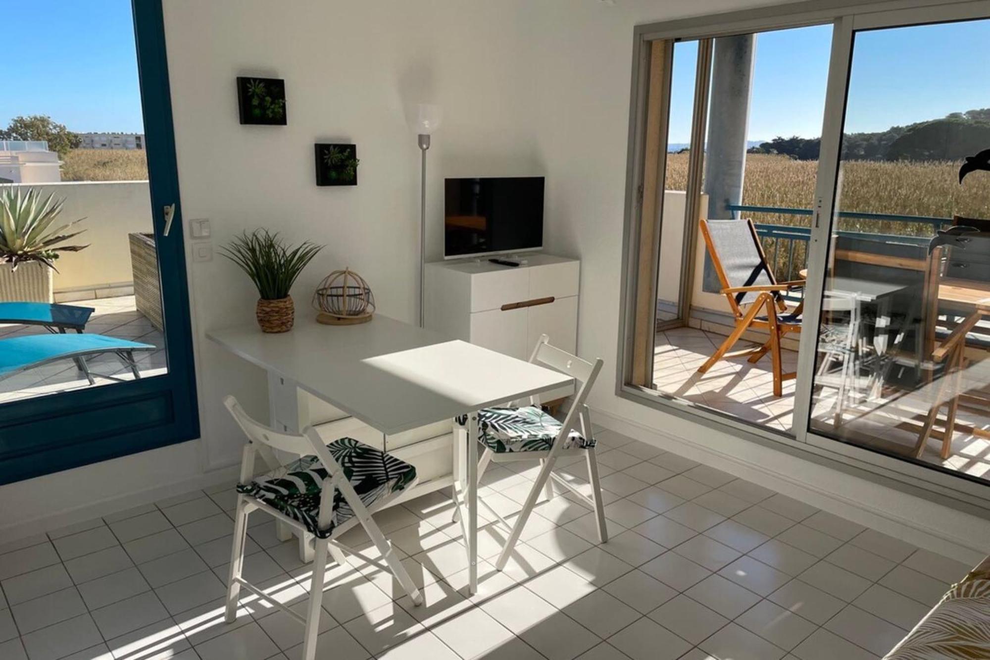 Domaine D'azur - Renovated 1br With Terrace Pool & Garage Apartment